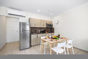 Cozy Bliss Condo w Pool Steps From Eagle Beach