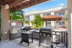 Cozy Bliss Condo w Pool Steps From Eagle Beach