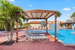 Cozy Bliss Condo w Pool Steps From Eagle Beach