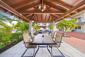 Cozy Bliss Condo w Pool Steps From Eagle Beach