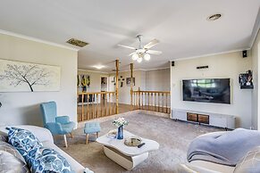 StayAU 4BR Lakeside Retreat in Seabrook