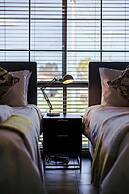 StayAU 4BR Lakeside Retreat in Seabrook