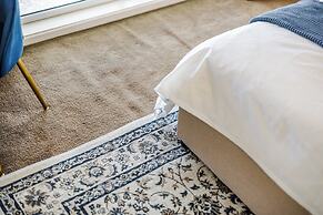 StayAU 4BR Lakeside Retreat in Seabrook