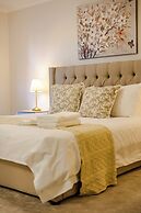 StayAU 4BR Lakeside Retreat in Seabrook