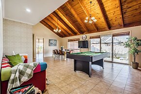 StayAU 4BR Lakeside Retreat in Seabrook