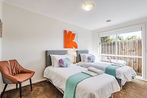 StayAU 4BR Lakeside Retreat in Seabrook