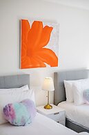 StayAU 4BR Lakeside Retreat in Seabrook