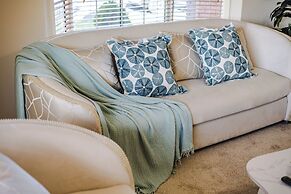 StayAU 4BR Lakeside Retreat in Seabrook