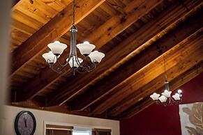 StayAU 4BR Lakeside Retreat in Seabrook