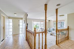 StayAU 4BR Lakeside Retreat in Seabrook