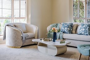 StayAU 4BR Lakeside Retreat in Seabrook