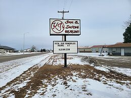KJ's Inn and Suites By OYO Gettysburg U.S. Hwy 212