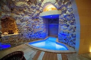 Trullo Meraviglia With Garden And Pool