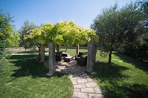 Trullo Meraviglia With Garden And Pool