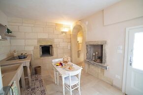 Trullo Meraviglia With Garden And Pool