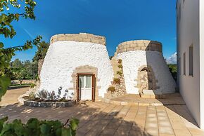 Trullo Meraviglia With Garden And Pool