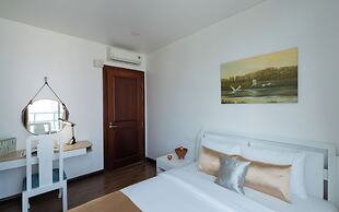 Bluesky Lancaster Luxury Vacation