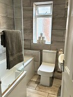 4 Bedroom Refurbished Workers Haven