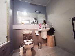 2BR Central Cosy Apartment