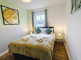 4BR Modern Ormeau House