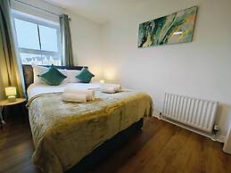 4BR Modern Ormeau House