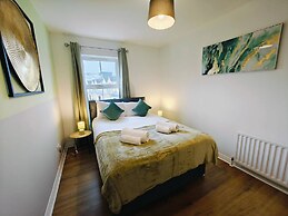 4BR Modern Ormeau House