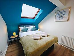 4BR Modern Ormeau House