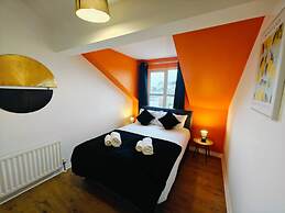 4BR Modern Ormeau House