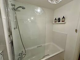 2br City Side Apartment