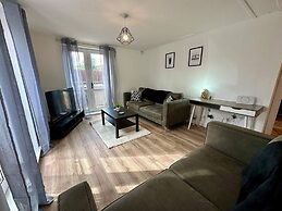 2br City Side Apartment