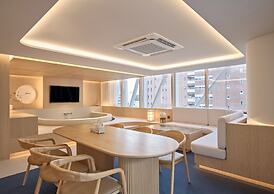 UH Suite The Gangnam