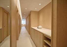 UH Suite The Gangnam