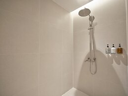 UH Suite The Gangnam