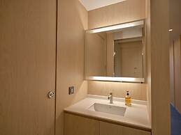 UH Suite The Gangnam