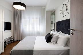 Phaedrus Living Mini Art House Monet