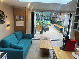 Inviting 1-bed Studio in London