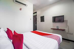 Hotel O Genteng Near Genteng Market Formerly Uno Hotel