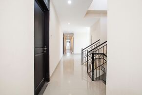 Hotel O Genteng Near Genteng Market Formerly Uno Hotel