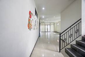 Hotel O Genteng Near Genteng Market Formerly Uno Hotel