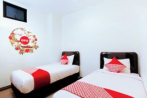 Hotel O Genteng Near Genteng Market Formerly Uno Hotel