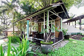 Hotel O Genteng Near Genteng Market Formerly Uno Hotel