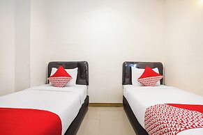 Hotel O Genteng Near Genteng Market Formerly Uno Hotel