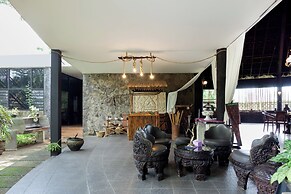 Hotel O Genteng Near Genteng Market Formerly Uno Hotel