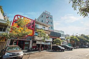 Hotel O Genteng Near Genteng Market Formerly Uno Hotel