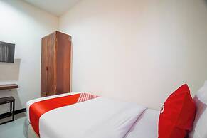 Hotel O Genteng Near Genteng Market Formerly Uno Hotel