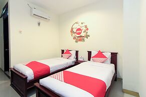 Hotel O Genteng Near Genteng Market Formerly Uno Hotel