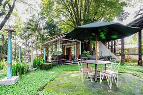 Hotel O Genteng Near Genteng Market Formerly Uno Hotel