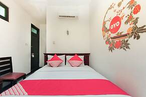 Hotel O Genteng Near Genteng Market Formerly Uno Hotel