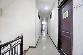 Hotel O Genteng Near Genteng Market Formerly Uno Hotel