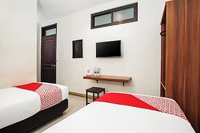 Hotel O Genteng Near Genteng Market Formerly Uno Hotel